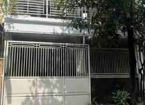 rumah murah 2 lt d perum rewwin brebek waru Sidoarjo Tropodo deltasari lokasi di ",
          price: `950000000`,
          currency: `IDR`
    };


    let pageData = {
        viewPhoneModalField: , tersedia melalui melalui situs Lamudi