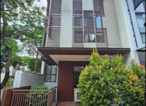 Rumah Murah Cluster Whelford BSD lokasi di ",
          price: `1650000000`,
          currency: `IDR`
    };


    let pageData = {
        viewPhoneModalField: , tersedia melalui melalui situs Lamudi