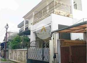 Rumah Murah Kopo Elok Dekat Exit Tol Kopo Bandung Ada Fasilitas Harga Nego lokasi di ",
          price: `2300000000`,
          currency: `IDR`
    };


    let pageData = {
        viewPhoneModalField: , tersedia melalui melalui situs Lamudi