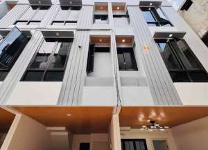 rumah murah percetakan negara lokasi di ",
          price: `851000000`,
          currency: `IDR`
    };


    let pageData = {
        viewPhoneModalField: , tersedia melalui melalui situs Lamudi