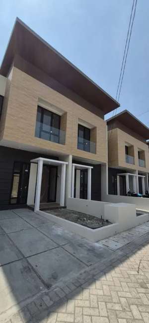 Rumah murah surabaya timur dekat merr lokasi di Tenggilis Mejoyo, tersedia melalui melalui situs Olx