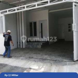 Rumah Non Cluster Ada Mini Kolam Renang Poltangan Pasar Minggu , tersedia melalui melalui situs Rumah123