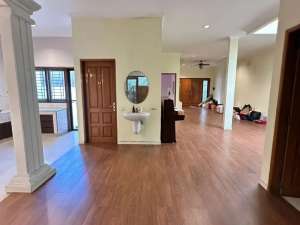 Rumah Pluit Putri uk 11 x 20 m, rapi murah lokasi di Penjaringan, tersedia melalui melalui situs Olx