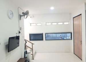 Rumah Posisi Hook Nyaman Di Bumi Cikoneng Regency Bandung lokasi di ",
          price: `998000000`,
          currency: `IDR`
    };


    let pageData = {
        viewPhoneModalField: , tersedia melalui melalui situs Lamudi