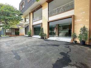 Rumah Premium Komersial 3 Lt Di Kalimalang Jantung Jakarta Timur Modern Minimalis Hoek di Main Road lokasi di Duren Sawit, tersedia melalui melalui situs Olx