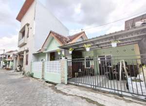 RUMAH SECOND FURNISH, DALAM PERUMAHAN BESAR DI BANGUNTAPAN lokasi di ",
          price: `399000000`,
          currency: `IDR`
    };


    let pageData = {
        viewPhoneModalField: , tersedia melalui melalui situs Lamudi