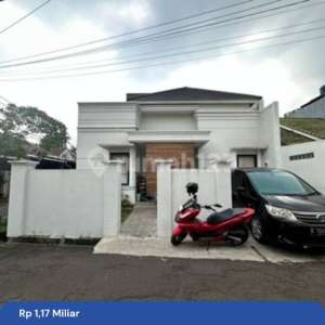 Rumah Second Villa Dago Pamulang, Posisi Hoek , tersedia melalui melalui situs Rumah123