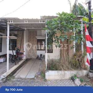 Rumah Seken 10 Menit ke RS Mitra Keluarga Grand Wisata Bebas Banjir J25097 , tersedia melalui melalui situs Rumah123