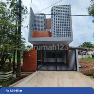 Rumah Siap Huni, Akses 3 Mobil di Duren Sawit Selangkah Ke Kalimalang , tersedia melalui melalui situs Rumah123