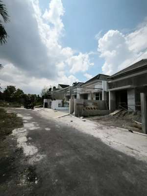 RUMAH SIAP HUNI DI TIMUR JL KALIURANG KM 10 lokasi di Ngemplak, tersedia melalui melalui situs Olx