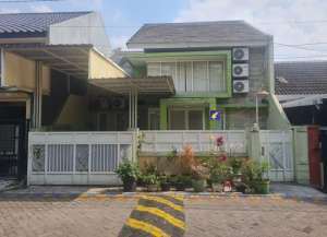 Rumah Siap Huni Konsep Mezzanine Lokasi Perum Pondok Maritim Indah Balas Klumprik Wiyung Surabaya lokasi di babatan, tersedia melalui melalui situs Lamudi