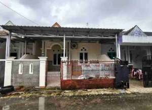 Rumah siap huni perum Grand Safira Karangsalam dekat kampus Unwiku Purwokerto lokasi di ",
          price: `550000000`,
          currency: `IDR`
    };


    let pageData = {
        viewPhoneModalField: , tersedia melalui melalui situs Lamudi