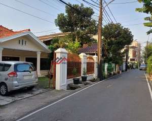 Rumah Siap Huni Satu Lantai Halaman Luas Dekat MRT Cipete lokasi di Kebayoran Baru, tersedia melalui melalui situs Olx
