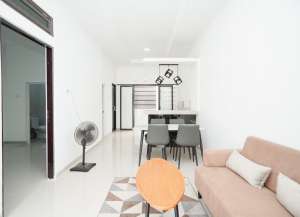 Rumah Siap Huni SHM 15 menit ke RS Mustika Medika Bebas Banjir J-37293 lokasi di ",
          price: `550000000`,
          currency: `IDR`
    };


    let pageData = {
        viewPhoneModalField: , tersedia melalui melalui situs Lamudi