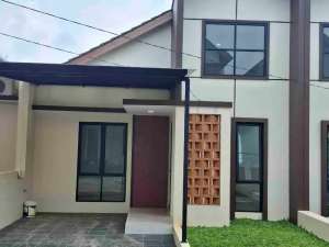 rumah siling tinggi 5 menit ke stasiun bojonggede akses langsung jln raya lokasi di Bojonggede, tersedia melalui melalui situs Olx