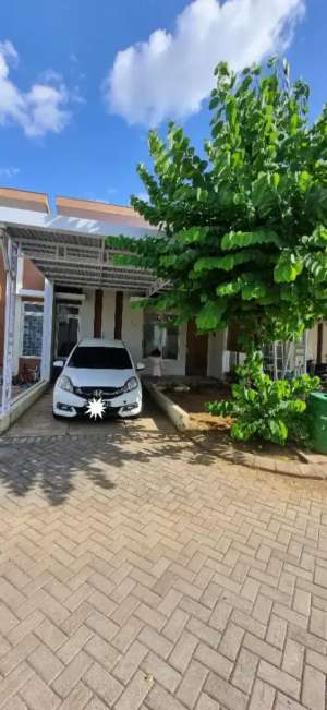 Rumah strategis di Villa Mutiara Cluster depan Mall Summarecon lokasi di Biring Kanaya, tersedia melalui melalui situs Olx