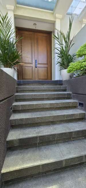 Rumah Terawat Pinewood Grand Kenjeran Babatan Pantai Surabaya Timur lokasi di Bulak, tersedia melalui melalui situs Olx