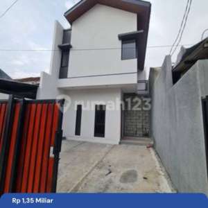 Rumah Tinggal Minimalis Modern Di Tki 2Patung Kuda Bandung , tersedia melalui melalui situs Rumah123