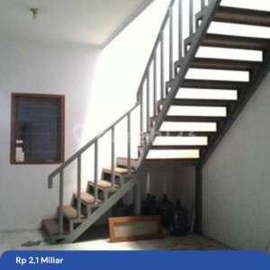 Rumah Tua Kemayoran Strategis Dekat Prj Jakarta Pusat SHM , tersedia melalui melalui situs Rumah123