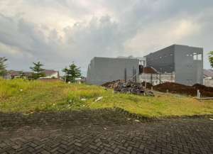 SAATNYA INVESTASI KOST DI KAMPUS UIN 3 DAU MALANG lokasi di ",
          price: `1500000000`,
          currency: `IDR`
    };


    let pageData = {
        viewPhoneModalField: , tersedia melalui melalui situs Lamudi