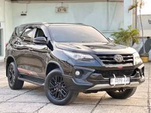 Jual bekas service record vrz trd 2017 fortuner vrz trd 2017 vrz trd 2018,lokasi di 