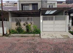 SEWA Rumah Siap Pakai di Nirwana Eksekutif Surabaya lokasi di rungkut, tersedia melalui melalui situs Lamudi