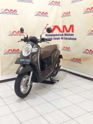 Jual bekas Siap pakai scoopy stylish Tahun 2019 warna Abu Abu,lokasi di Tenggilis Mejoyo