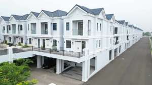 Swan City Lavon Rumah 3 Lanta Siap Huni Type G Free DPPPN lokasi di Pantai Indah Kapuk, tersedia melalui melalui situs Olx