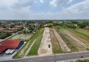 Tanah Godean Pinggir Jalan Akses 2 Mobil Papasan lokasi di Gamping, tersedia melalui melalui situs Olx