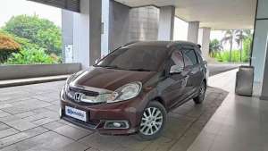 Jual bekas TDP Rendah - Honda Mobilio 1.5 E Prestige Bensin AT 2014 Merah KZ,lokasi di 