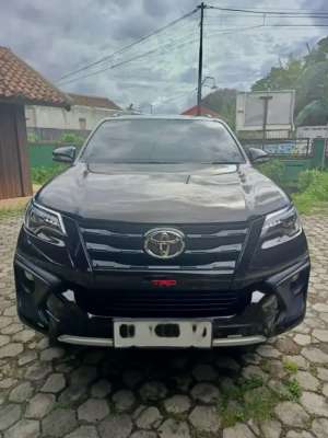 Jual bekas TOYOTA FORTUNER 2.4 TRD SPORTIVO AUTOMATIC DIESELSOLAR TH. 2017,lokasi di 
