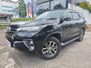 Jual bekas Toyota Fortuner 2.7 4x2 SRZ Bensin-AT 2016 Hitam,lokasi di 