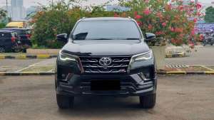 Jual bekas Toyota Fortuner VRZ GR Sport Kicksensor 2.8 AT Hitam NIK 2024 KM20rb,lokasi di 