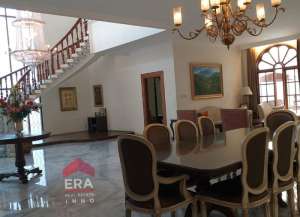 Turun harga rumah cipaganti bandung jawa barat lokasi di ",
          price: `18000000000`,
          currency: `IDR`
    };


    let pageData = {
        viewPhoneModalField: , tersedia melalui melalui situs Lamudi