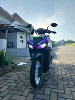 Jual bekas Vario 150 TT BT CBS ISS 2019 KEYLESS HITAM DOFF MULUSS,lokasi di Buahbatu (Margacinta)