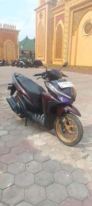 Jual bekas Vario led New 2022 125cc Murah meriah,lokasi di Bojongsari