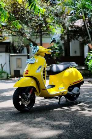 Jual bekas VESPA GTS SS 150 IGET FACELIFT 2022,lokasi di Bumi Serpong Damai