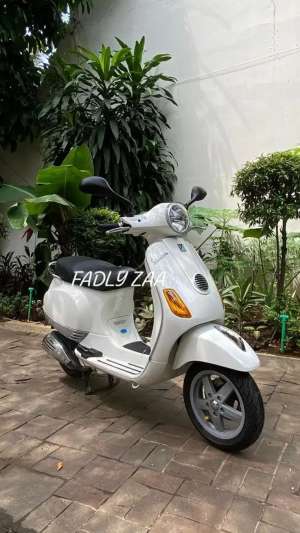 Jual bekas Vespa LX 2011 2V Injection TOP,lokasi di Sukmajaya