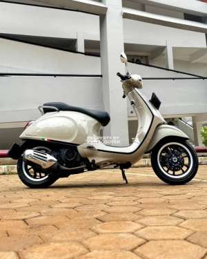 Jual bekas VESPA PRIMAVERA 150 IGET ABS FACELIFT 2022 NO MINUS,lokasi di Pamulang