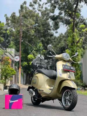 Jual bekas Vespa primavera 75th anniversary km 400sprint anniv justin gts,lokasi di Kembangan