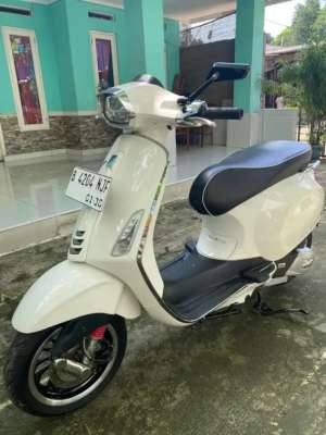 Jual bekas Vespa Sprint 150 i-Get ABS,lokasi di Serpong