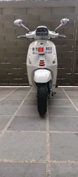 Jual bekas Vespa sprint s low kilometer,lokasi di Kalideres