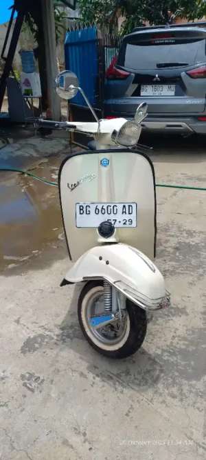 Jual bekas Vespa Super 79 mulus,lokasi di Ilir Barat I