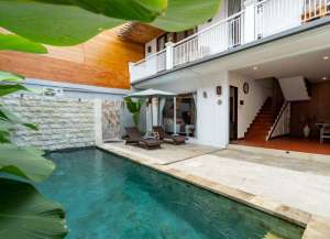 Villa tegal cupek kerobokan bali lokasi di ",
          price: `5600000000`,
          currency: `IDR`
    };


    let pageData = {
        viewPhoneModalField: , tersedia melalui melalui situs Lamudi