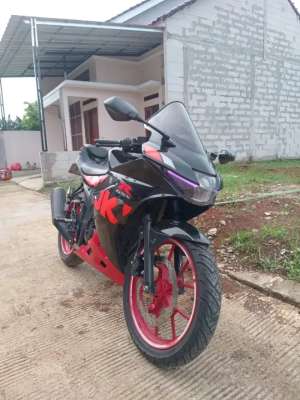 Jual bekas WTS GSX R 150 Thn 2019 PRIBADI,lokasi di Sawangan
