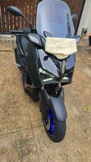 Jual bekas Xmax 2024 connected,lokasi di Cipondoh