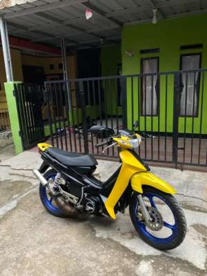 Jual bekas Yamaha F1Zr 2004 bm,lokasi di Margahayu