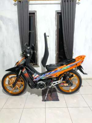 Jual bekas YAMAHA F1ZR 2004 SURAT LENGKAP PELAIHARI,lokasi di Batu Ampar