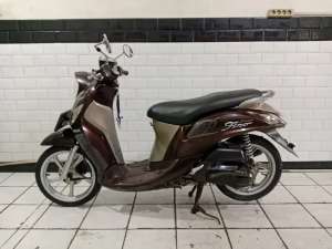 Jual bekas Yamaha fino premium tahun 2018 Surat lengkap,lokasi di Pamulang