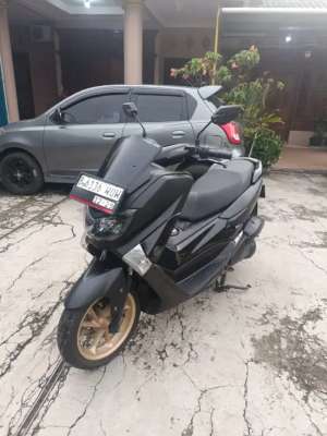 Jual bekas Yamaha nmax 155 2019 doff,lokasi di Sawangan
